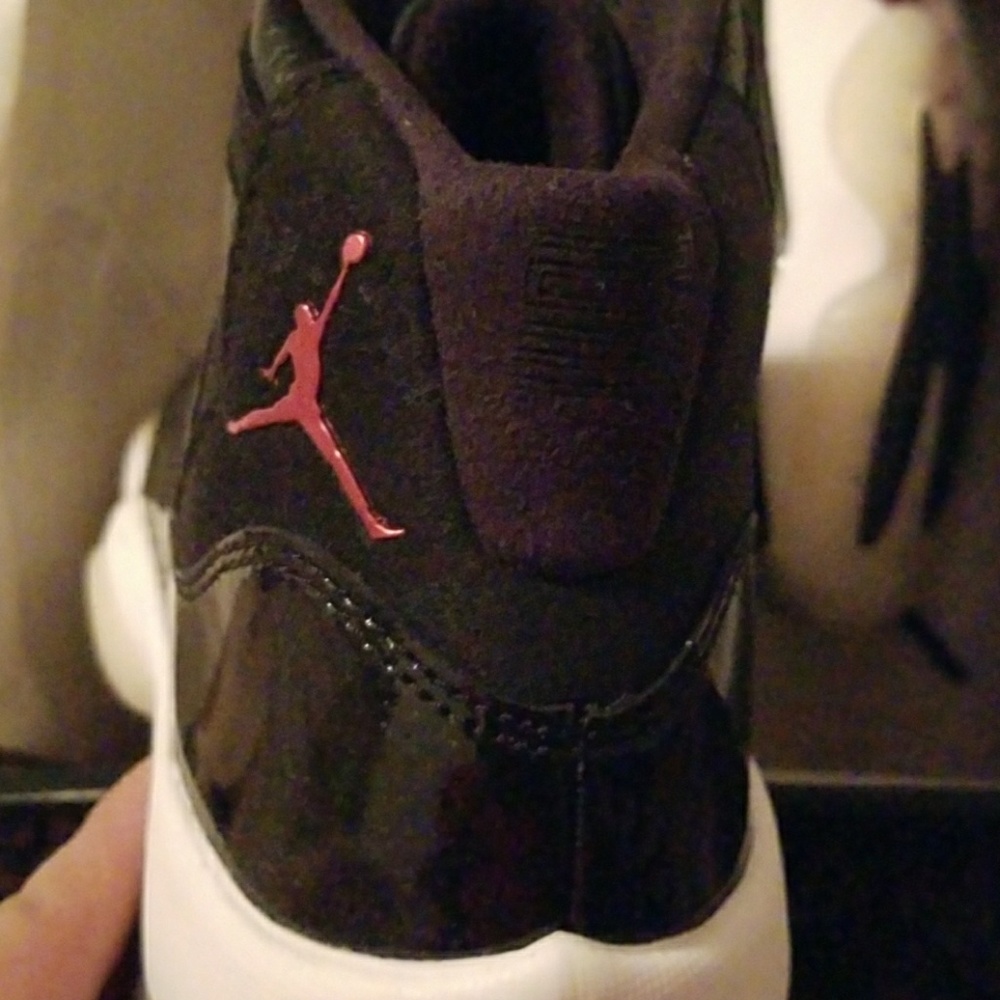 Jordan 11 - Picture 3 of 4